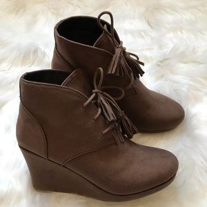 🍂Brown Wedge Booties 🍂